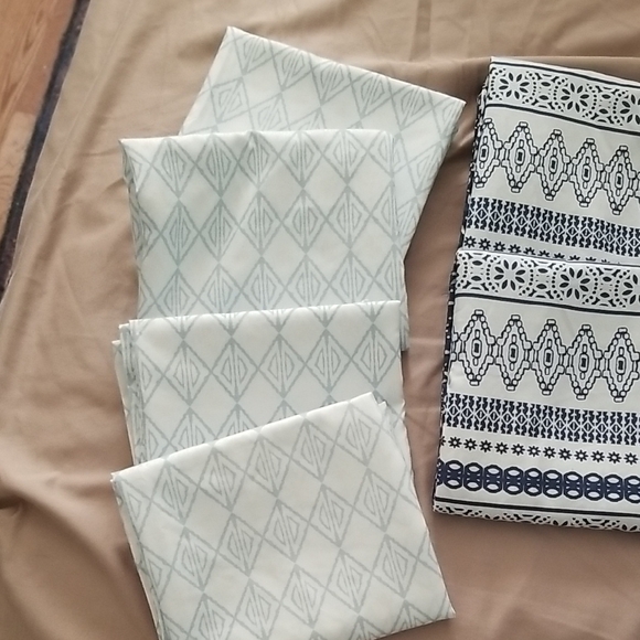 Real Living Bed Set - Picture 5 of 6